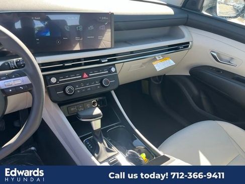 New 2025 Hyundai Tucson SE image 17