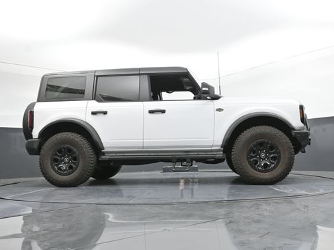 Used 2024 Ford Bronco Wildtrak image 28