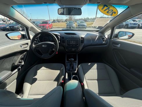Used 2017 Kia Forte LX w/ LX Popular Package image 12