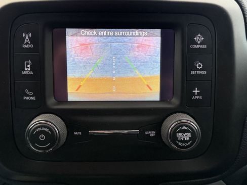 Used 2019 Jeep Renegade Sport image 9