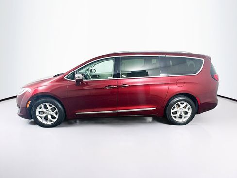 Used 2019 Chrysler Pacifica Limited w/ Advanced Safetytec Group FWD image 4
