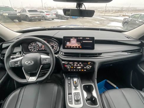 Certified 2025 INFINITI QX60 Pure image 11