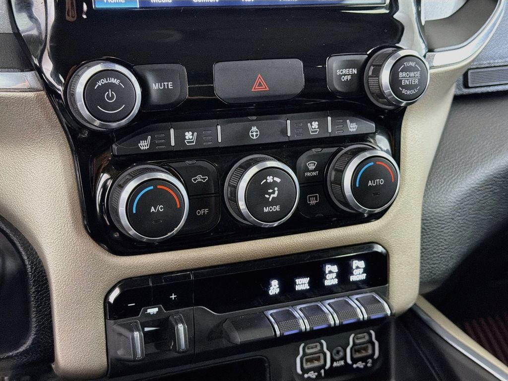Used 2022 RAM 1500 Laramie AWD/4WD image 16