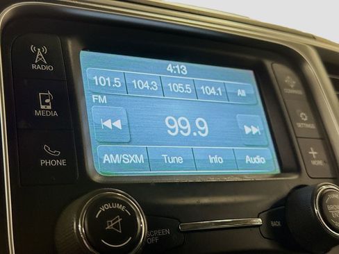 Used 2019 RAM 1500 Classic SLT image 17