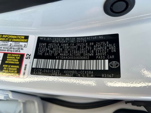 Used 2025 Toyota Camry SE image 34