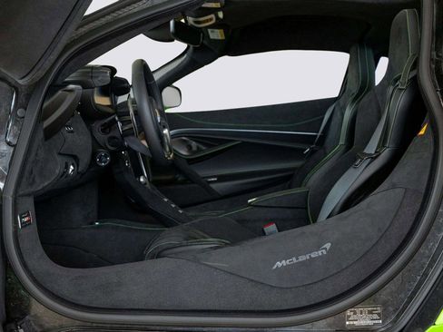 New 2026 McLaren 750S image 10