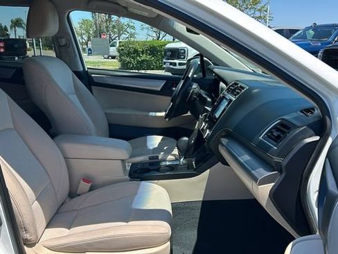 Used 2018 Subaru Outback 2.5i Premium AWD/4WD image 11