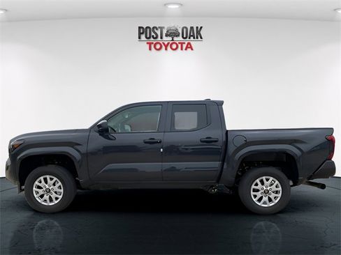 Used 2025 Toyota Tacoma SR image 4
