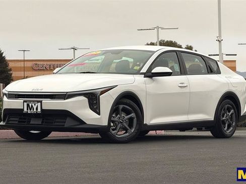 Used 2025 Kia K4 FWD image 8