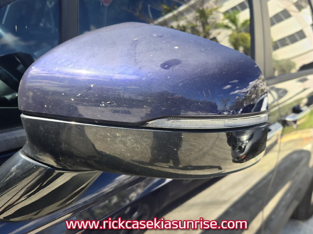 Used 2024 Kia Carnival LX FWD image 11
