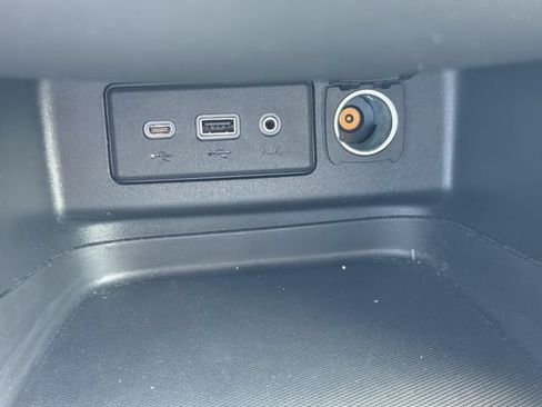 Used 2023 Chevrolet Equinox LT FWD image 28