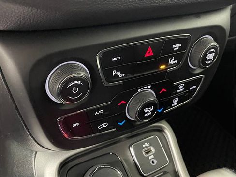 Used 2018 Jeep Compass Latitude w/ Popular Equipment Group image 10