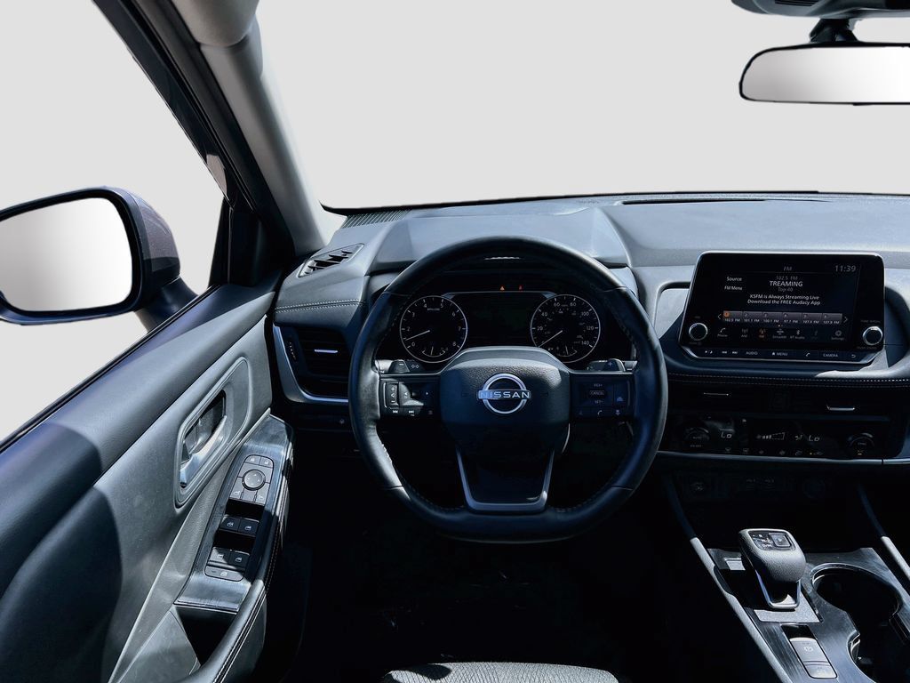 Used 2025 Nissan Rogue SV AWD/4WD image 20