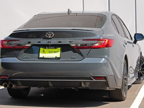 Used 2025 Toyota Camry SE FWD image 4