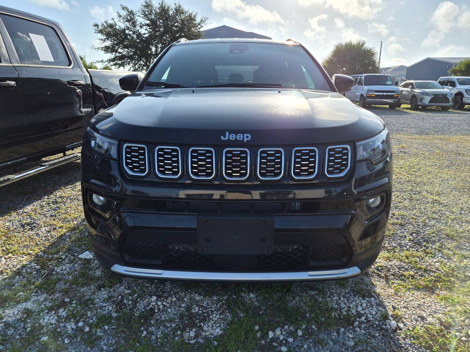 Used 2024 Jeep Compass Limited AWD/4WD image 2