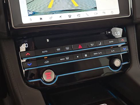 Used 2018 Jaguar F-PACE Portfolio AWD/4WD image 24