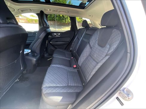Used 2023 Volvo XC60 B5 Core AWD/4WD image 29