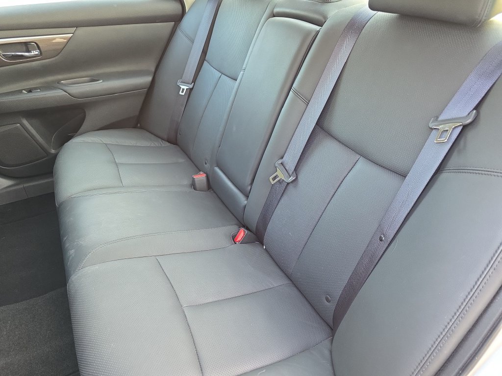 Used 2014 Nissan Altima 2.5 SL w/ Moonroof Package FWD image 18