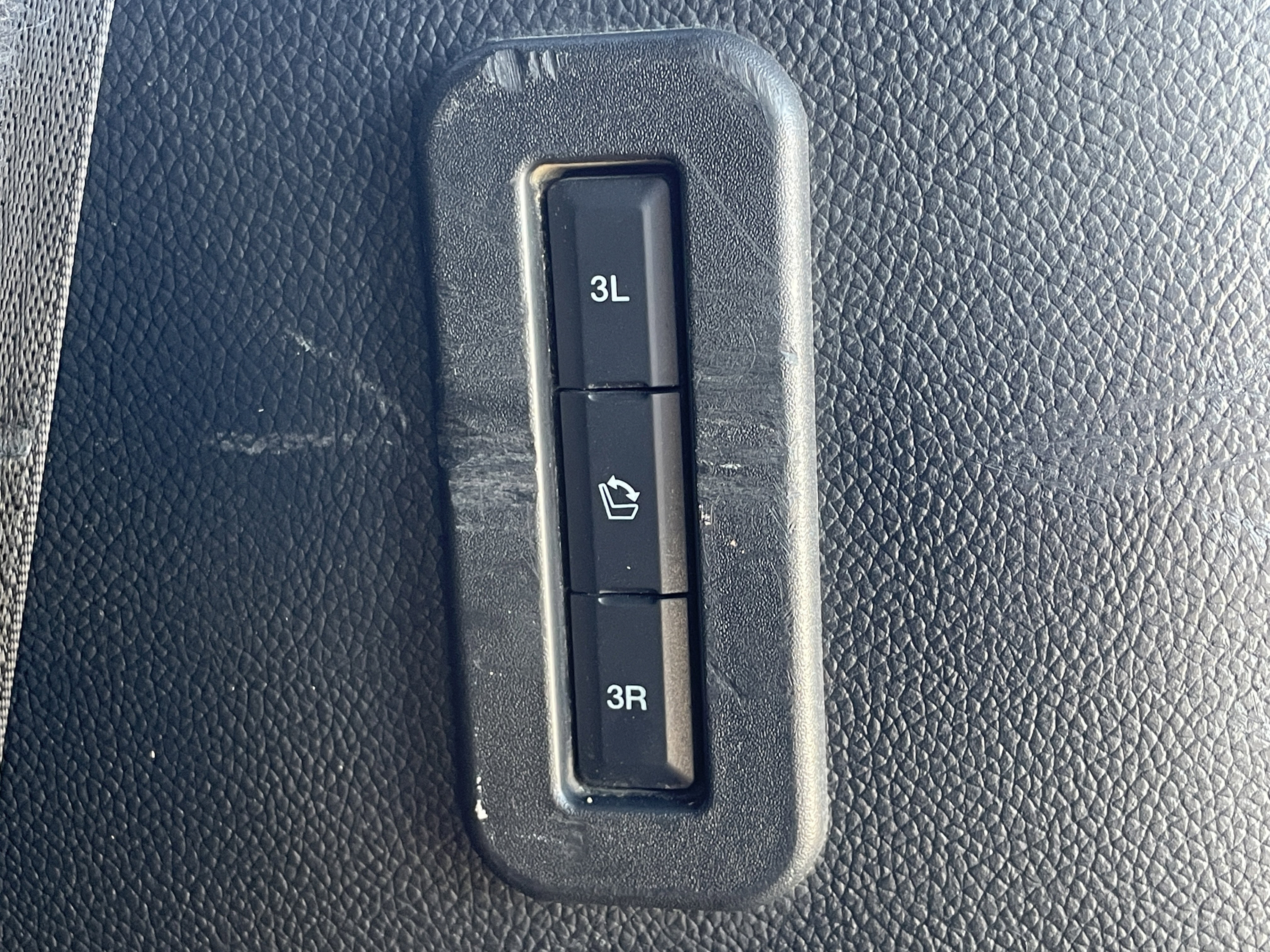 Used 2017 Ford Expedition Limited AWD/4WD image 35