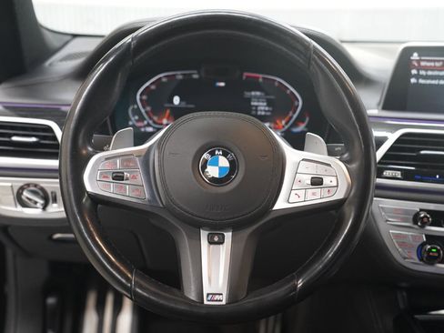Used 2020 BMW 750i xDrive w/ Executive Package AWD/4WD image 12
