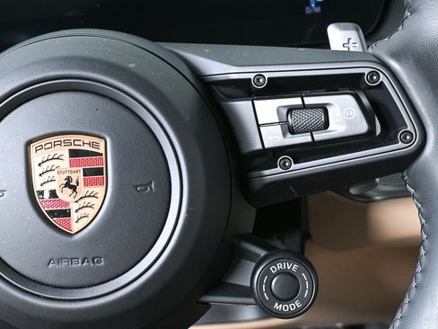 Certified 2025 Porsche Cayenne S image 16