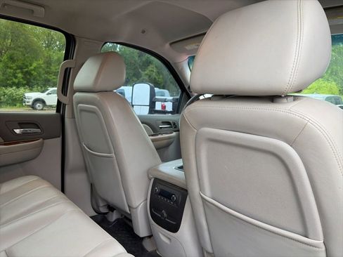 Used 2009 GMC Sierra 3500 SLT w/ SLT Convenience Package AWD/4WD image 13