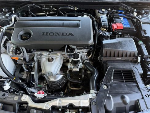 Used 2025 Honda Civic Sport image 40