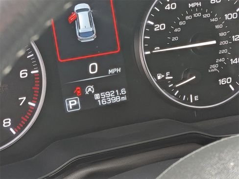 Used 2025 Subaru Outback Premium image 18