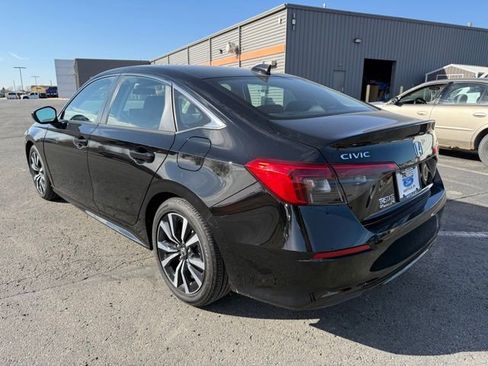 Used 2023 Honda Civic EX image 4