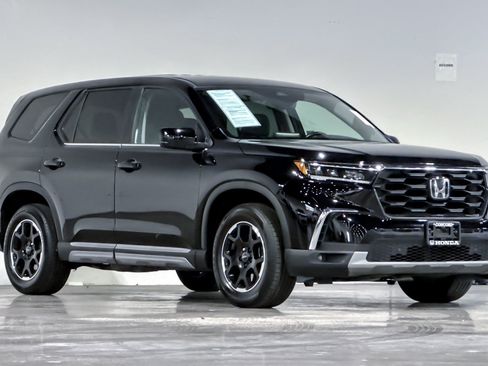 Used 2025 Honda Pilot EX-L image 7