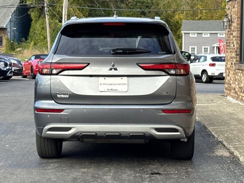 Used 2022 Mitsubishi Outlander SEL image 4