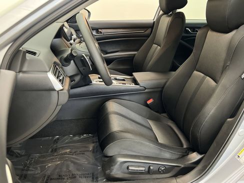 Used 2021 Honda Accord EX image 11