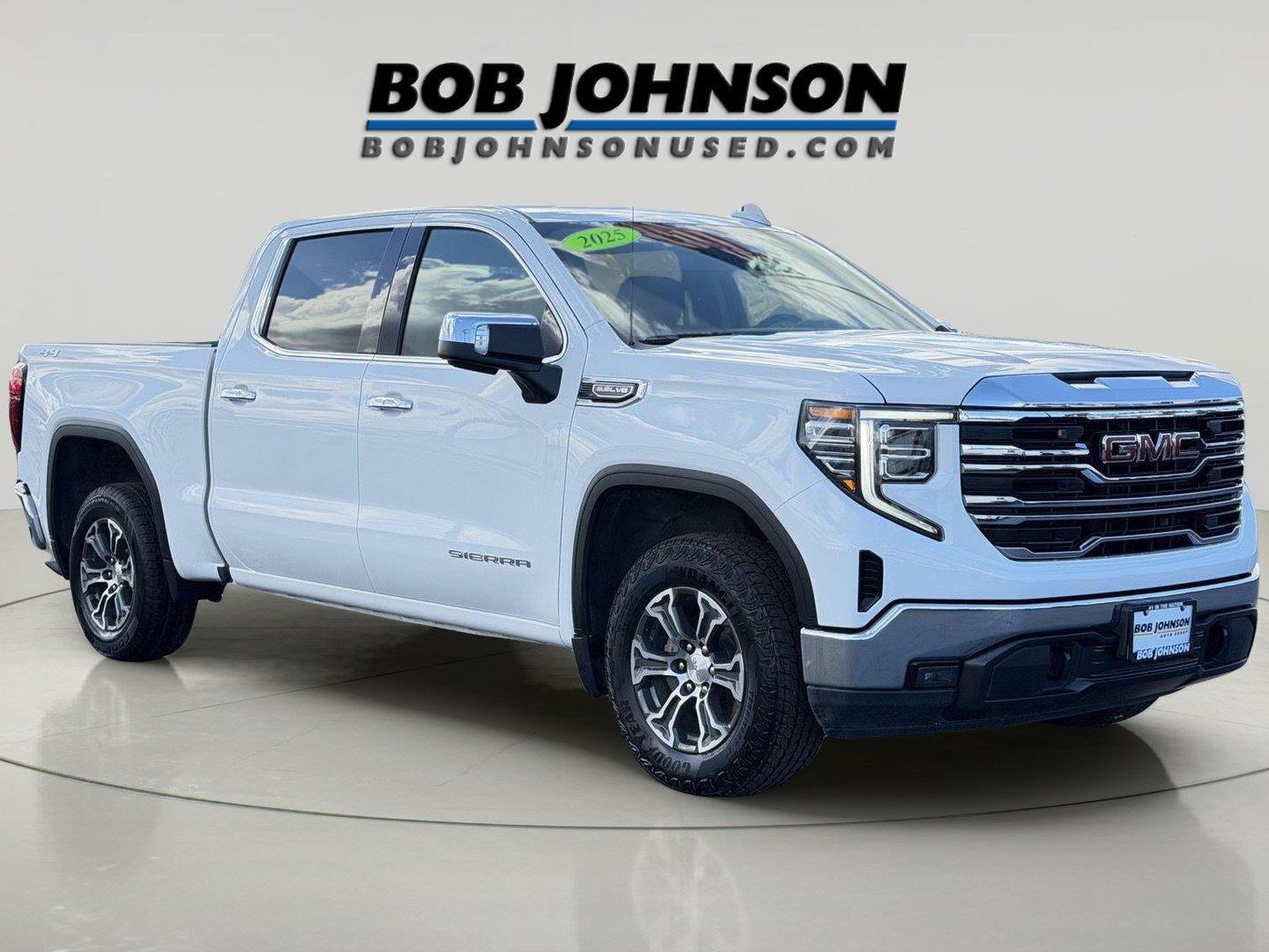 Used 2025 GMC Sierra 1500 SLT AWD/4WD image 1
