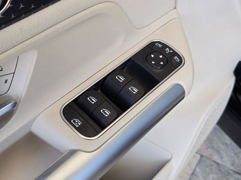 Used 2025 Mercedes-Benz GLA 250 image 12