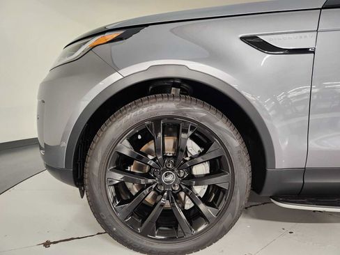 Used 2026 Land Rover Discovery S AWD/4WD image 11