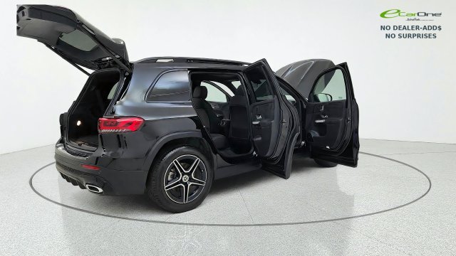 Used 2023 Mercedes-Benz GLB 250 w/ AMG Line image 19