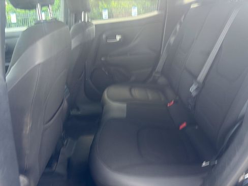 Used 2016 Jeep Renegade Latitude AWD/4WD image 16