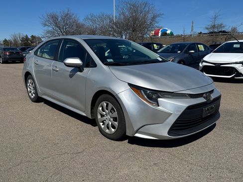 Used 2024 Toyota Corolla LE FWD image 9