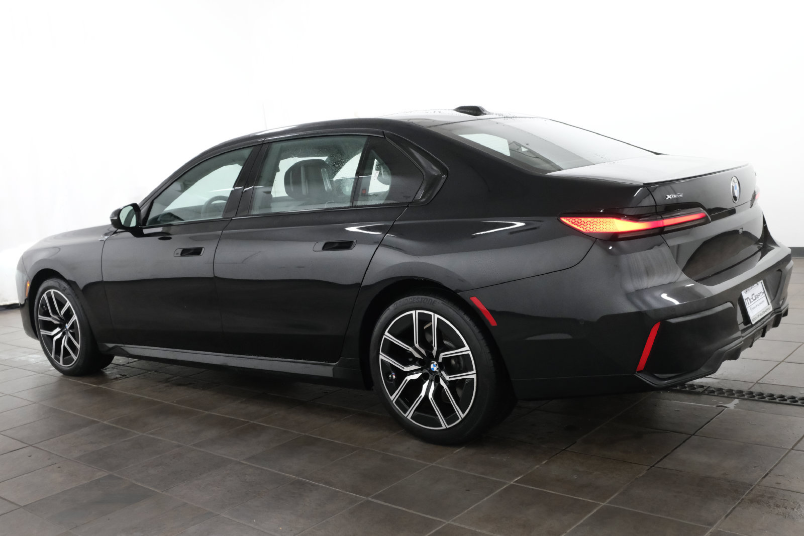 Used 2024 BMW 740i xDrive w/ Premium Package 2 AWD/4WD image 3
