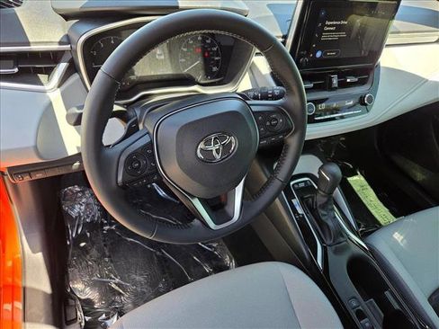 Certified 2025 Toyota Corolla SE FWD image 10