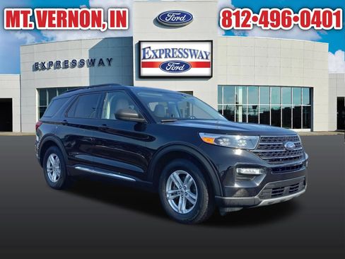 Used 2024 Ford Explorer XLT w/ Equipment Group 202A image 4