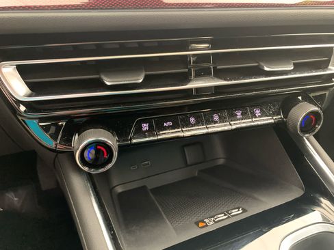 Used 2024 Chevrolet Traverse Z71 w/ Enhanced Driving Package image 31