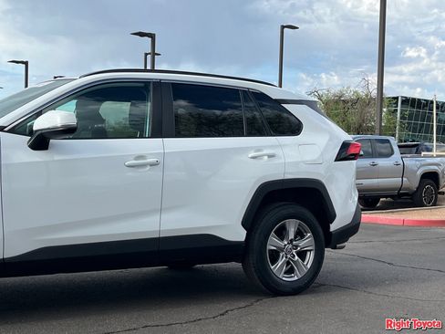 Certified 2024 Toyota RAV4 XLE FWD image 10