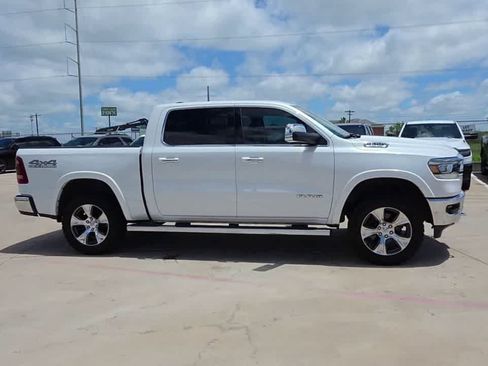 Used 2019 RAM 1500 Laramie AWD/4WD image 9