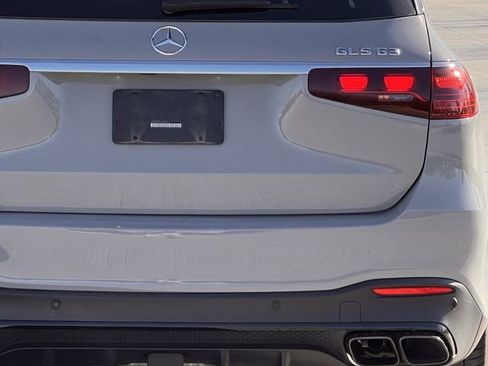 Used 2024 Mercedes-Benz GLS 63 AMG 4MATIC image 5
