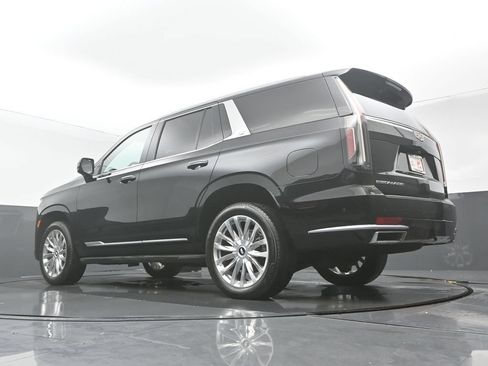 Used 2023 Cadillac Escalade Premium Luxury AWD/4WD image 11