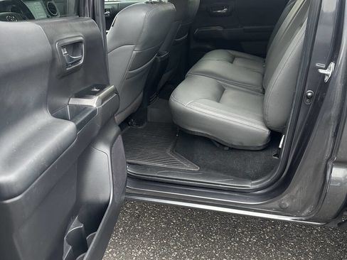 Used 2023 Toyota Tacoma TRD Off-Road image 18