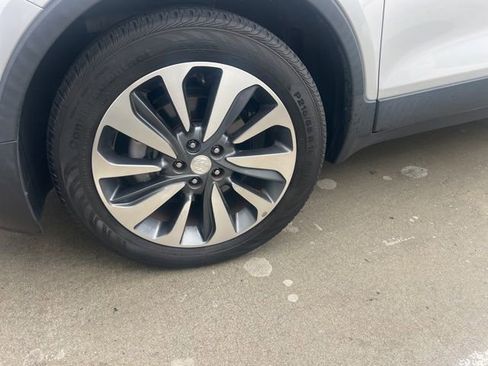 Used 2022 Buick Encore Preferred w/ Safety Package image 4