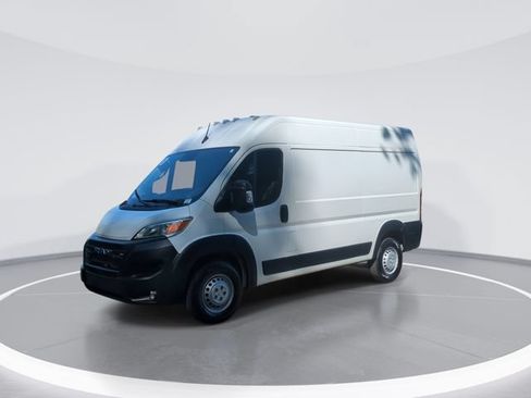 Used 2025 RAM ProMaster 2500 w/ Convenience Group FWD image 4
