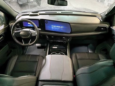 Used 2025 Chevrolet Suburban RST w/ Sun And Tow Package image 10